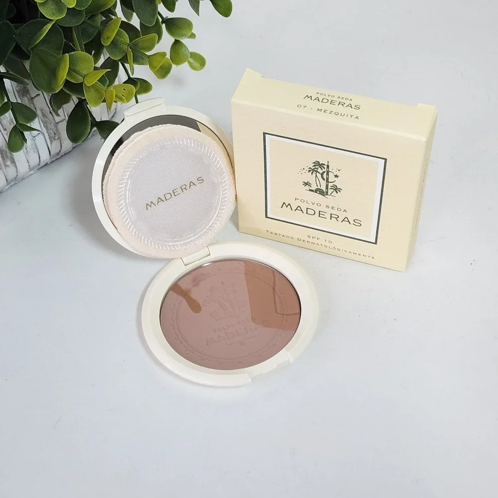 Maderas de Oriente Face Powder Compact Silky SPF10 Color Mezquita #07 Italy